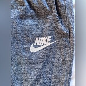 Nike Women’s Crop Charcoal Gray Joggers with pockets, drawstring size medium